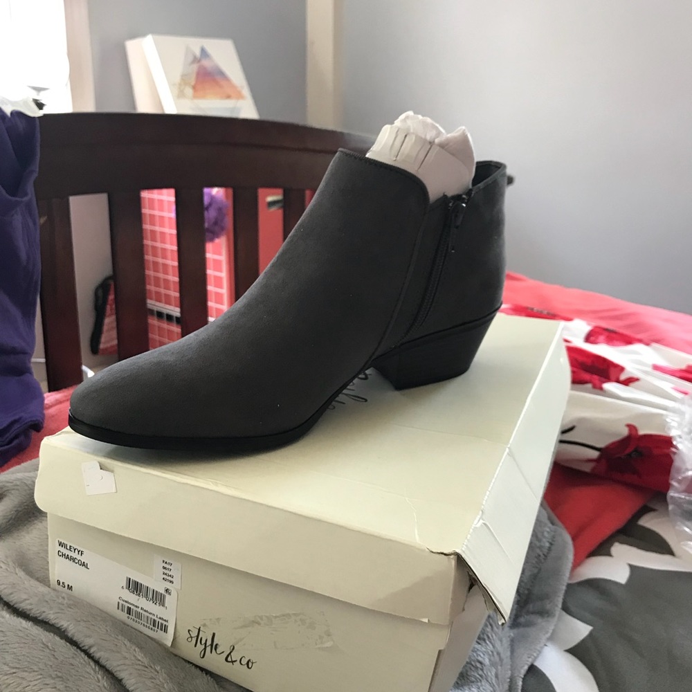 Ankle booties